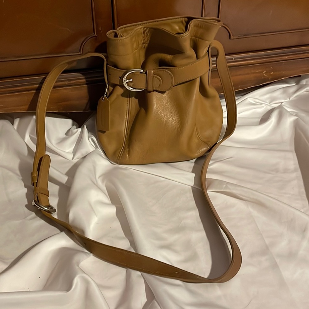 Vintage Coach, tan, made in Dominican Republic